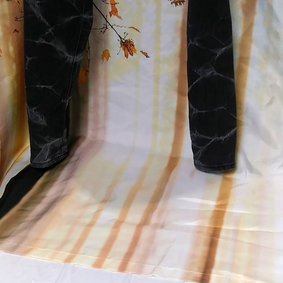 Express Jeans Black and Gray Water Pattern - Picture 5 of 6